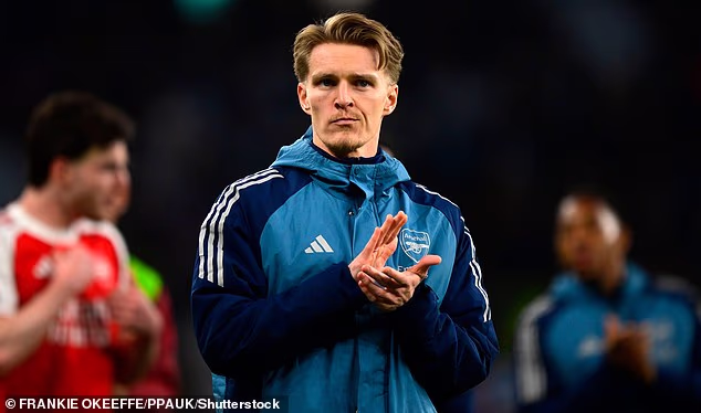 Kapetan Martin Odegaard bio je prvi igrač koji nije bio uključen ove stanke u ožujku, a norveški broj 10 borio se s problemom s koljenom