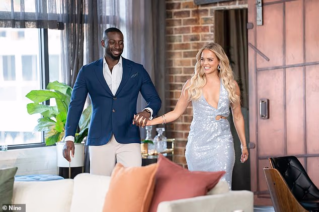 Alissa je dodala da ju je povrijedilo to što je David osjećao da ne može izravno razgovarati s njom o tome što ga muči, već je umjesto toga morao javno iznositi svoje pritužbe