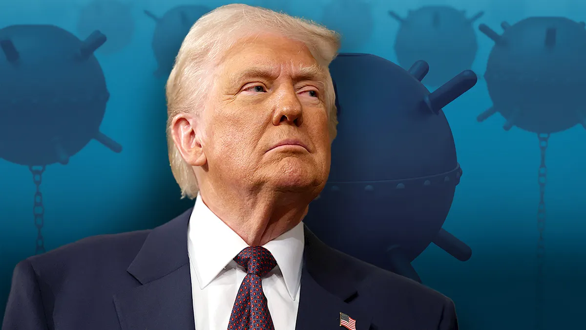 Predsjednik Donald Trump ispred morskih mina.