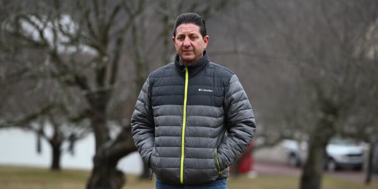 AI potiče veliku ekspanziju visokonaponskih dalekovoda. Zemljoposjednici i mještani uzvraćaju udarac