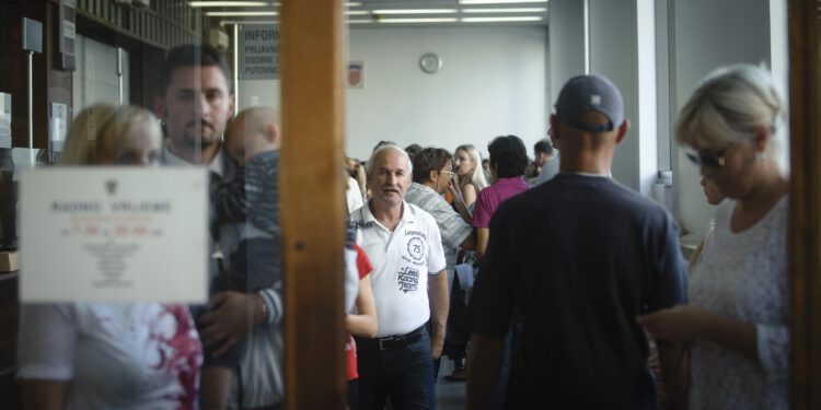 Ako vadite osobnu iskaznicu, ovo morate znati: Mali trikovi mogu vam uštedjeti dosta novca