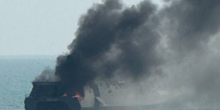 Američka podmornica potopila iranski ratni brod: ‘Udaramo ih dok su na koljenima’