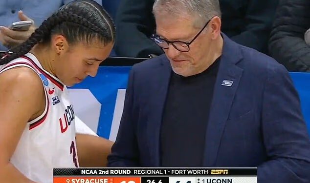 Azzi Fudd iz UConna pada 34 na Syracuse u ožujku Madness blowout nakon savjeta trenera Gena Auriemme o manikuri