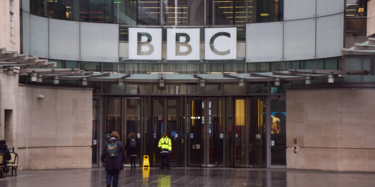 BBC traži od američkog suda da odbaci Trumpovu tužbu tešku 10 milijardi dolara — RT World News