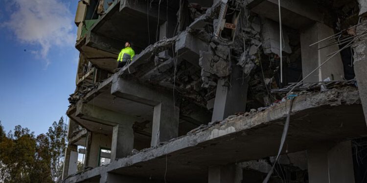 ‘Bilo je poput potresa’: Izraelski napad ubio 12 medicinara u krvavom napadu na libanonski zdravstveni sustav