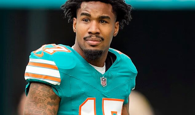 Blockbuster NFL trade dok Miami Dolphins šalju zvijezdu Jaylena Waddlea u Denver Broncose
