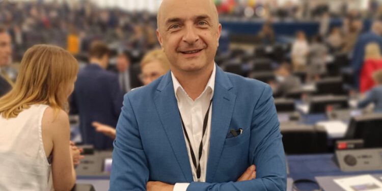 Bosanac (Možemo!) uzvratio Gojaku (HDZ): “Nije ekstremizam tražiti da ljudi mogu priuštiti stan u vlastitom gradu”