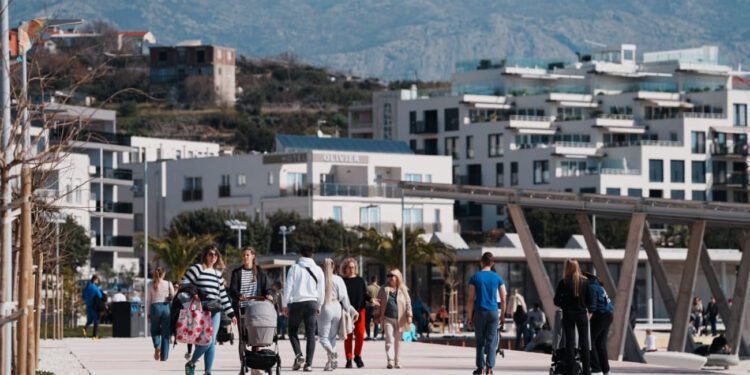 Bosanci ‘okupirali’ Žnjan, a još nije ljeto. Evo zašto