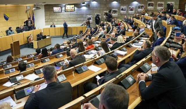 Burna rasprava oko deklaracije o osudi fašizma i nacizma, HDZ-HNS traži i osudu komunizma