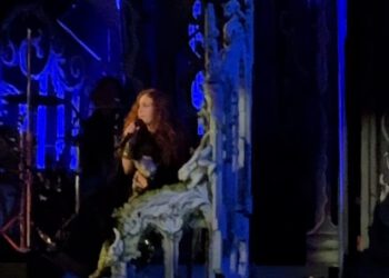 Chappell Roan zahvaljuje svom osiguranju tijekom svoje emisije Lollapalooza Brazil nekoliko sati nakon što je njezin tim optužen da je prijetio kćeri Judea Lawa (11) i ostavio je u suzama.