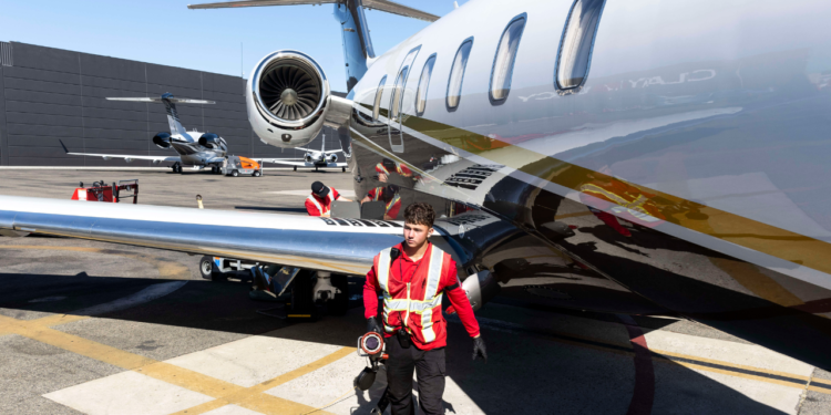 Cijene avionskog goriva rastu, avioprijevoznici upozoravaju na smanjenje zaliha usred rata u Iranu