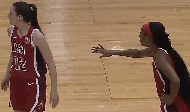 Čini se da Caitlin Clark brutalno omalovažava WNBA suparnicu Angel Reese tijekom utakmice Team USA… dok Dave Portnoy odmjerava snage