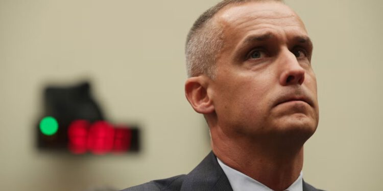 Corey Lewandowski van DHS-a nakon što je, kako se pričalo, Trump otpustio partnericu Kristi Noem u aferi