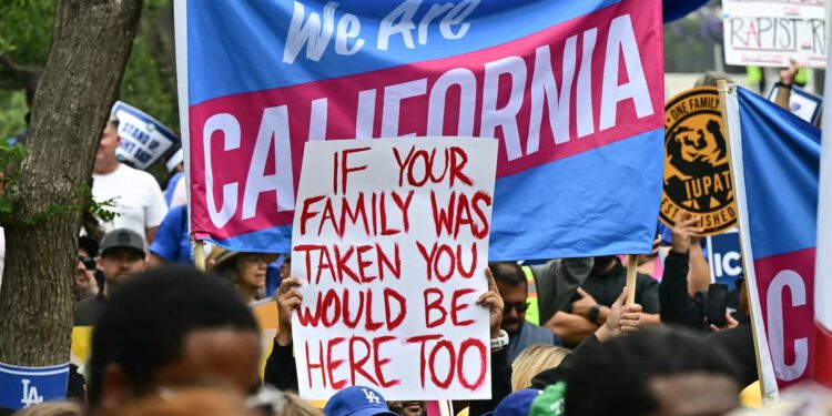 DHS deportira šestogodišnjeg gluhog dječaka nakon što ga je spriječio da dobije slušni aparat, kaže odvjetnik