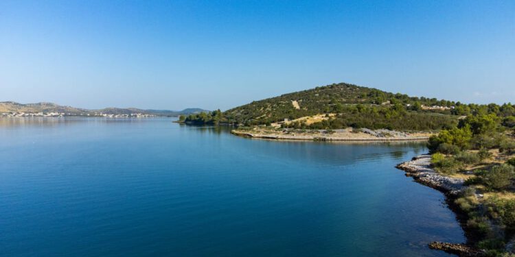 Danas većinom sunčano, južina i razmjerno toplo, zatim slijedi promjena