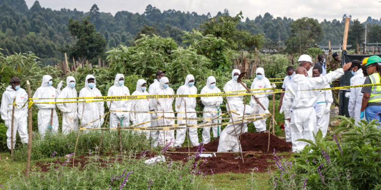 Deseci tijela ekshumirani u najnovijim masovnim grobnicama u Keniji — RT Afrika