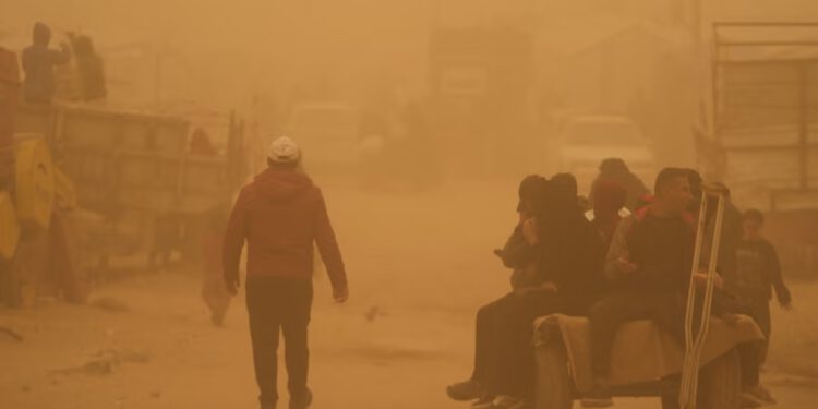 Dječak i njegova trudna majka ubijeni su u izraelskom zračnom napadu na Gazu, kažu bolnički dužnosnici
