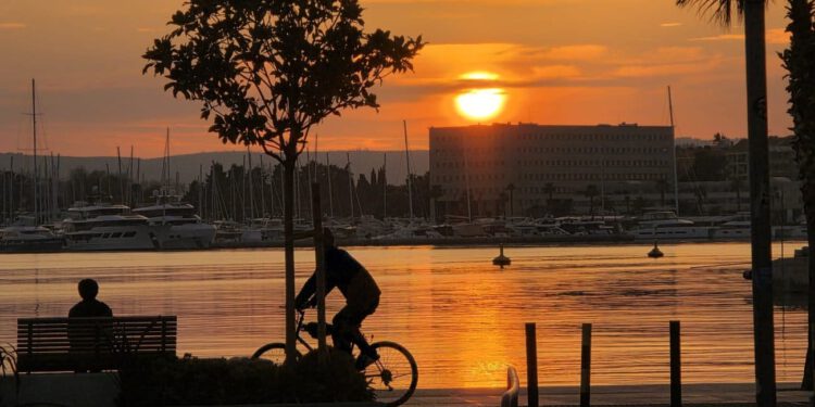 FOTO Dan je produžio, stiže proljeće: Pogledajte kako je lijep bio zalazak sunca u Splitu