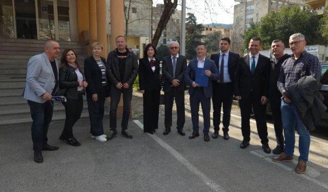 FOTO Dogovorili se Vlada i sindikat, konačno završen štrajk zdravstvenih radnika u HNŽ