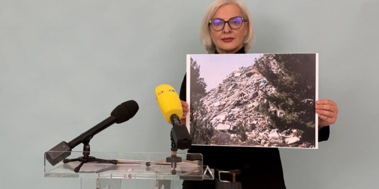 FOTO Dušica Radojčić (Možemo!) prijavila splitske tvrtke zbog protuzakonitog odlaganja građevnog otpada