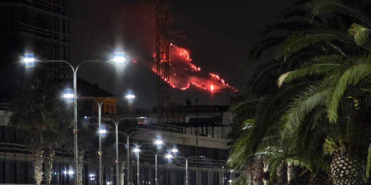FOTO I VIDEO Ovako požar izgleda sa Zapadne obale u Splitu