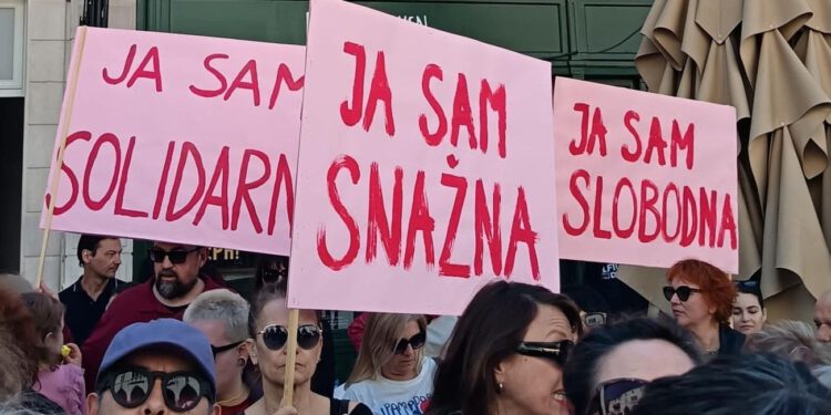 FOTO I VIDEO U Splitu održan 10. Marš za prava žena: „Ja sam Dalmacija“