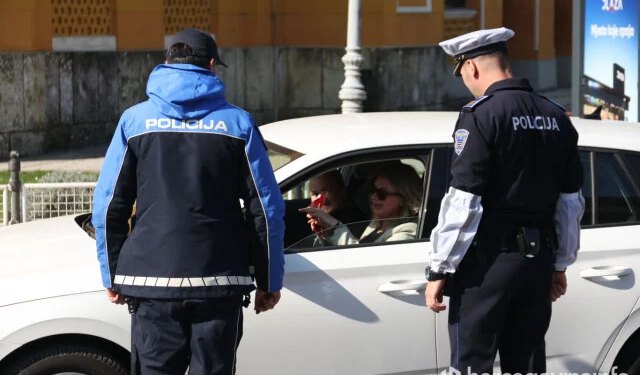 FOTO Policija u Mostaru na Dan žena zaustavljala samo vozačice