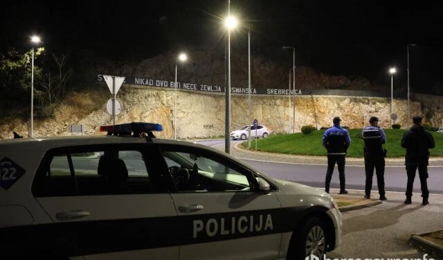 FOTO Stolac večeras miran, policija osigurava murale nakon incidenata