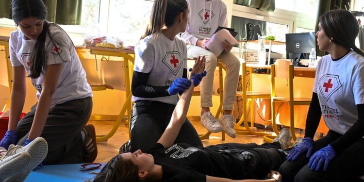 FOTOGALERIJA Mladi pokazali znanje, humanost i spremnost: OŠ Plokite i Prirodoslovna škola pobjednici gradskog Natjecanja mladih HCK-a