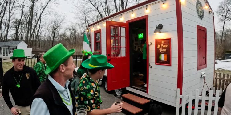 Flota malih pubova na kotačima donosi okus Irske u susjedstva ovog Dana sv. Patrika