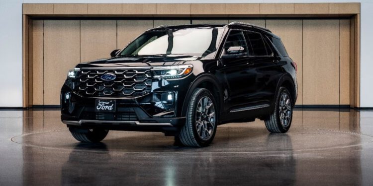 Ford je u tajnosti napravio SUV za papu Lea u njegovom rodnom gradu Chicagu – s prilagođenim tablicama Pape