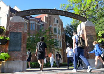 Fox News Campus Radicals Newsletter: GOP ogranak koledža tuži školu