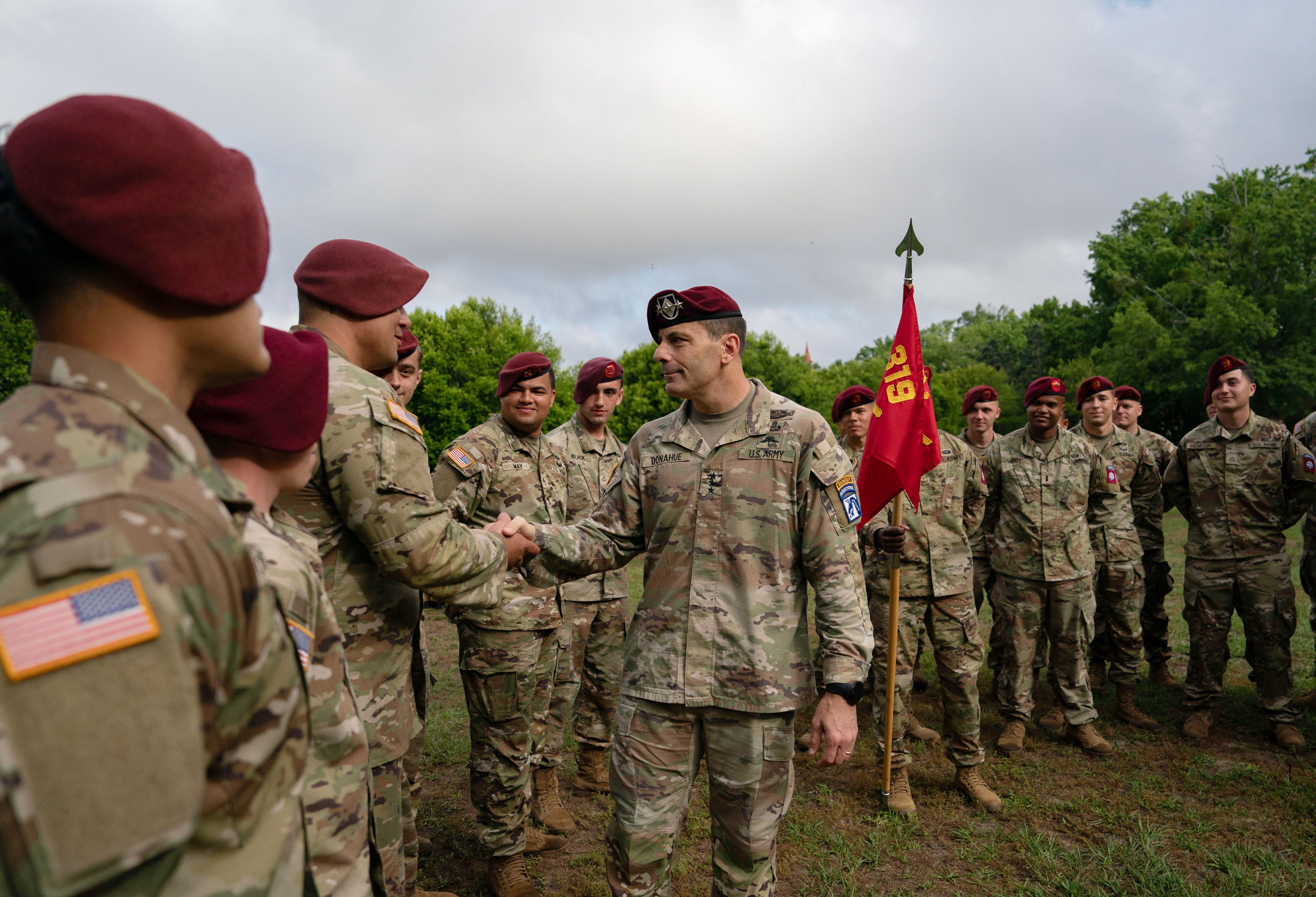 Pentagon razmišlja o slanju oko 3000 vojnika za potporu iranskim ratnim naporima, što bi moglo uključivati ​​i zauzimanje otoka Kharg, glavnog središta izvoza nafte te bliskoistočne zemlje, prema novom izvješću