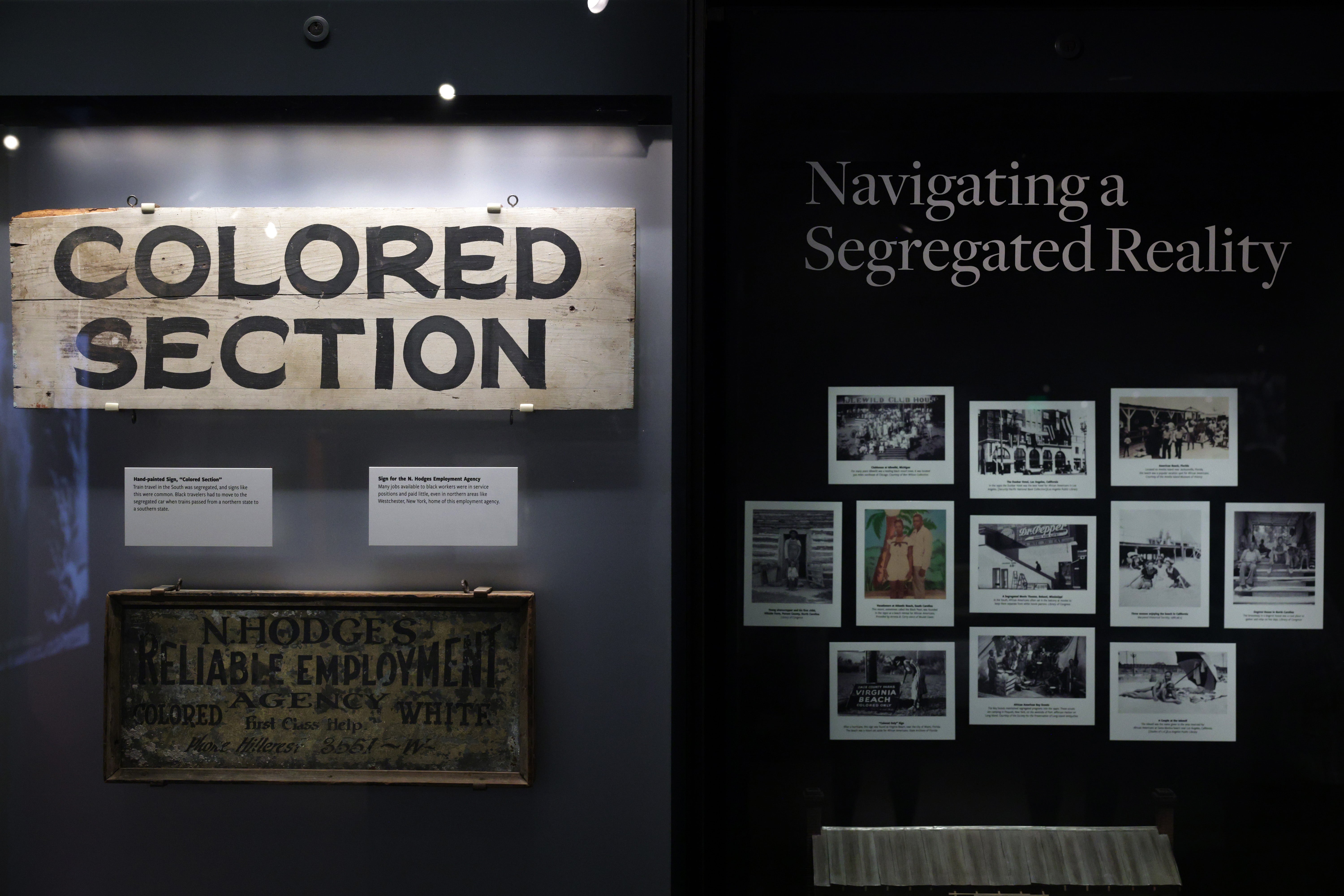 Trumpova administracija poduzela je opsežne napore da promijeni način na koji se američka povijest priopćava javnosti, uključujući reviziju muzeja Smithsonian za koje je Trumpov savjetnik rekao da stavljaju 'pretjerani naglasak na ropstvo'