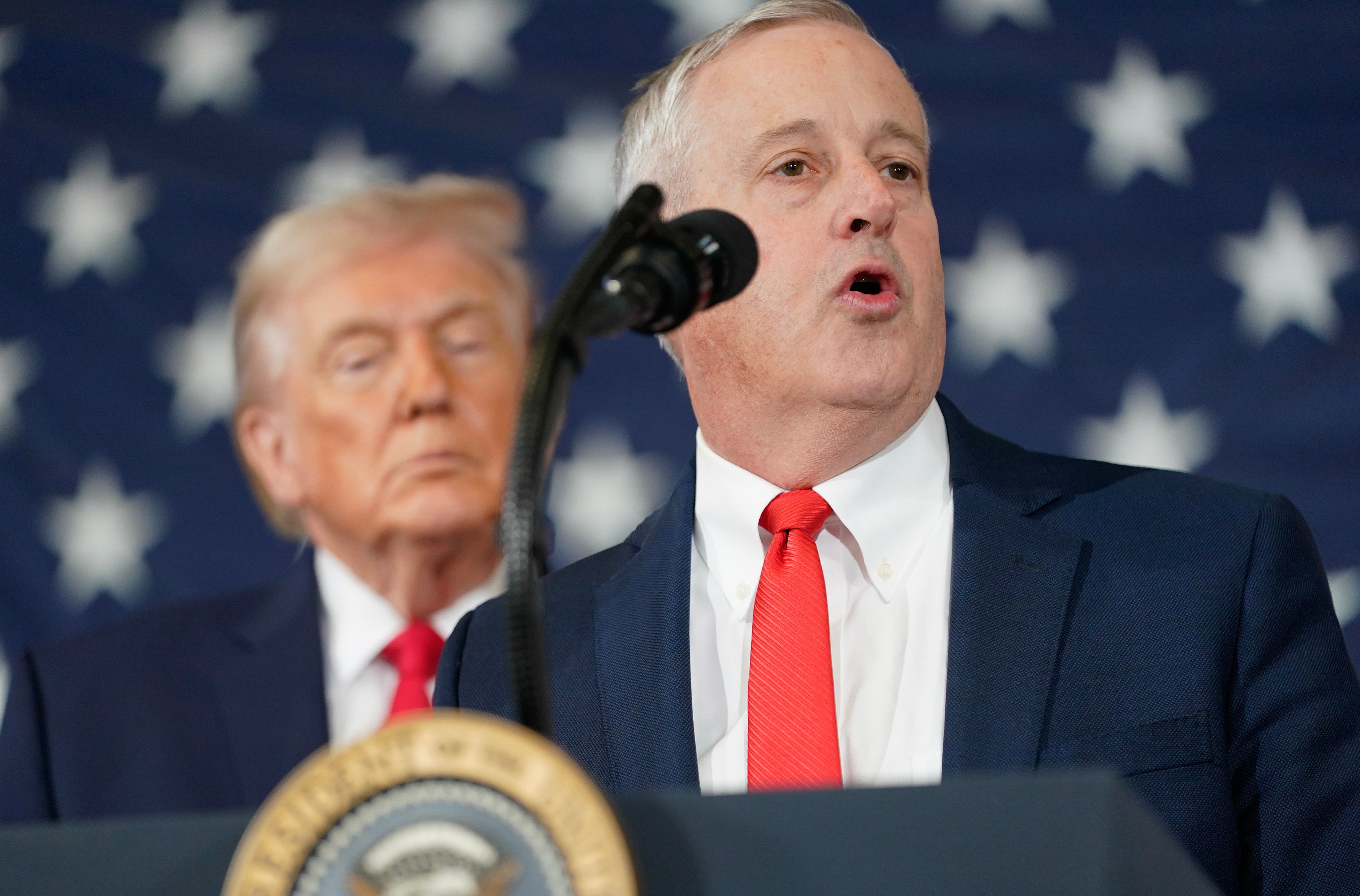 Whatley, bivši državni predsjednik GOP-a, pokrenuo je svoju kampanju nakon potpore predsjednika Donalda Trumpa