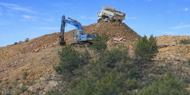 Grad Trogir o odronu brda od 17 katova na cestu: “Radi se o dva različita predmeta