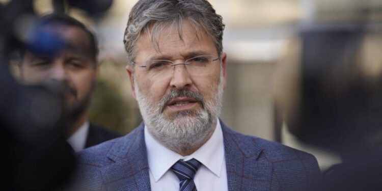 HDZ Trogir o preuzimanju osnivačkih prava nad školama: “Ovo je dimna zavjesa i skretanje pozornosti”