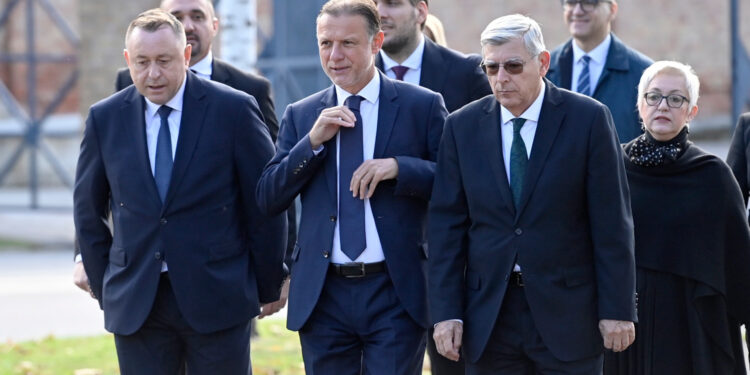 HDZ-ovci će dobiti spasonosnu ruku? ‘To bi trebao biti znak’