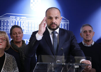 Holjevac: ‘Kad mislite da ste vidjeli sve u Hrvatskoj, pojavi se Partija s novim montipajtonovskim potezom’