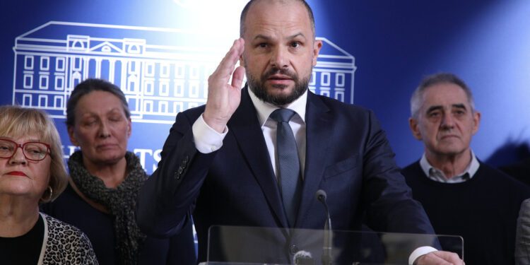 Holjevac: ‘Kad mislite da ste vidjeli sve u Hrvatskoj, pojavi se Partija s novim montipajtonovskim potezom’