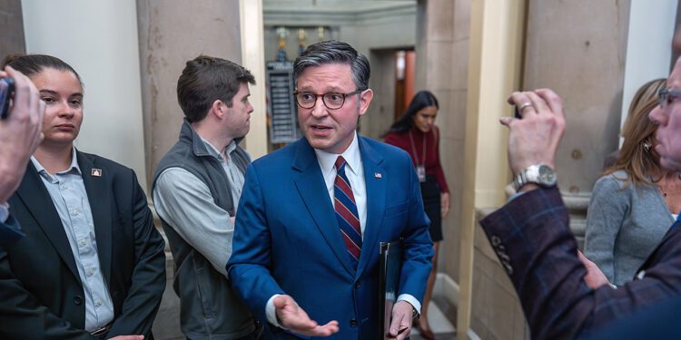 House usvaja zakon o financiranju DHS-a dok zastupnici počinju stanku bez završetka rada