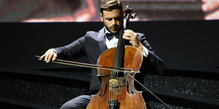 Hrvatskom violončelistu zabranjen ulazak u državu EU zbog ruske narodne pjesme – mediji — RT World News