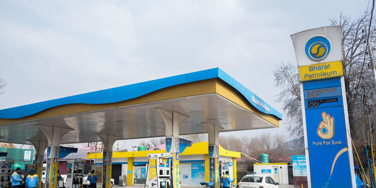 Indija će osigurati opskrbu energijom usred previranja na Bliskom istoku – Ministarstvo nafte – RT Indija