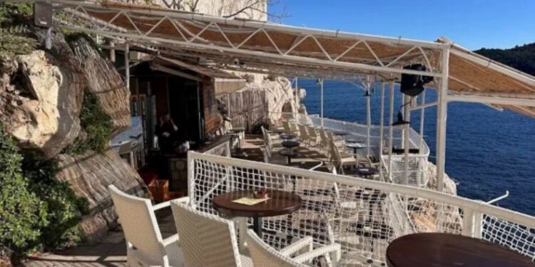 Inspekcija kaznila poznati kafić u Dalmaciji. Evo tko su moćni vlasnici