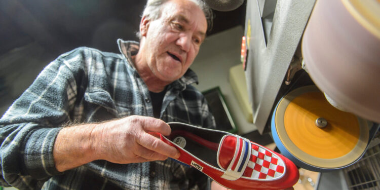 Inženjer Hrvoje dao otkaz i uzeo čekić u ruke: ‘Ne možemo se obraniti od posla’