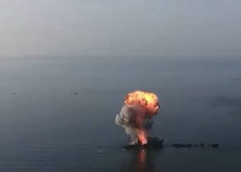 Iran počeo postavljati mine u Hormuškom tjesnacu