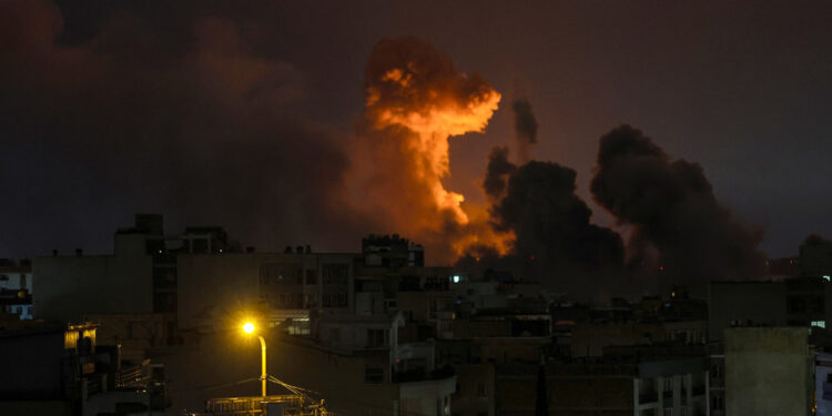 Iran prijeti bombardiranjem domova američkih i izraelskih dužnosnika — RT World News