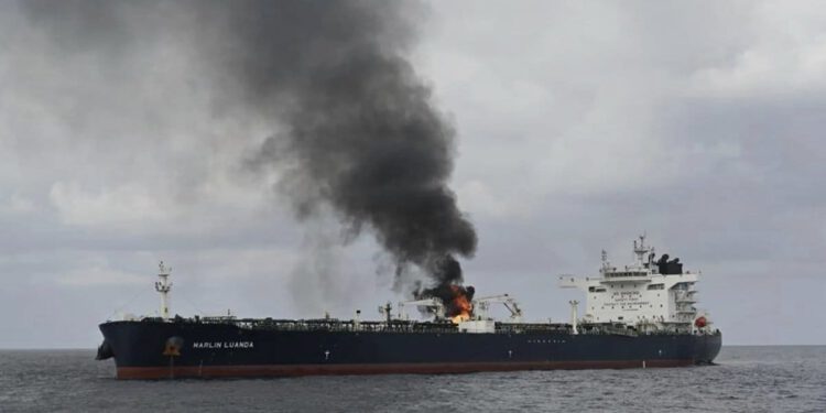 Iranci tvrde: “Američki je tanker u plamenu”