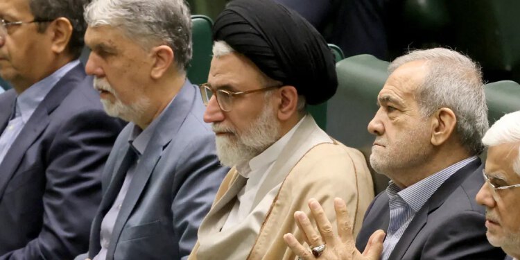 Iranski ministar obavještajne službe Esmaeil Khatib ubijen je nakon što je preživio napad u Teheranu