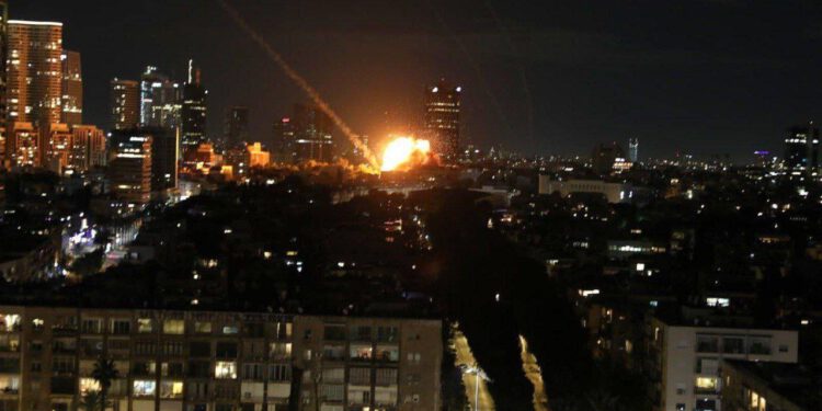 Iranski široki napadi: Samo Emirati su prijavili 350 upada projektila i dronova